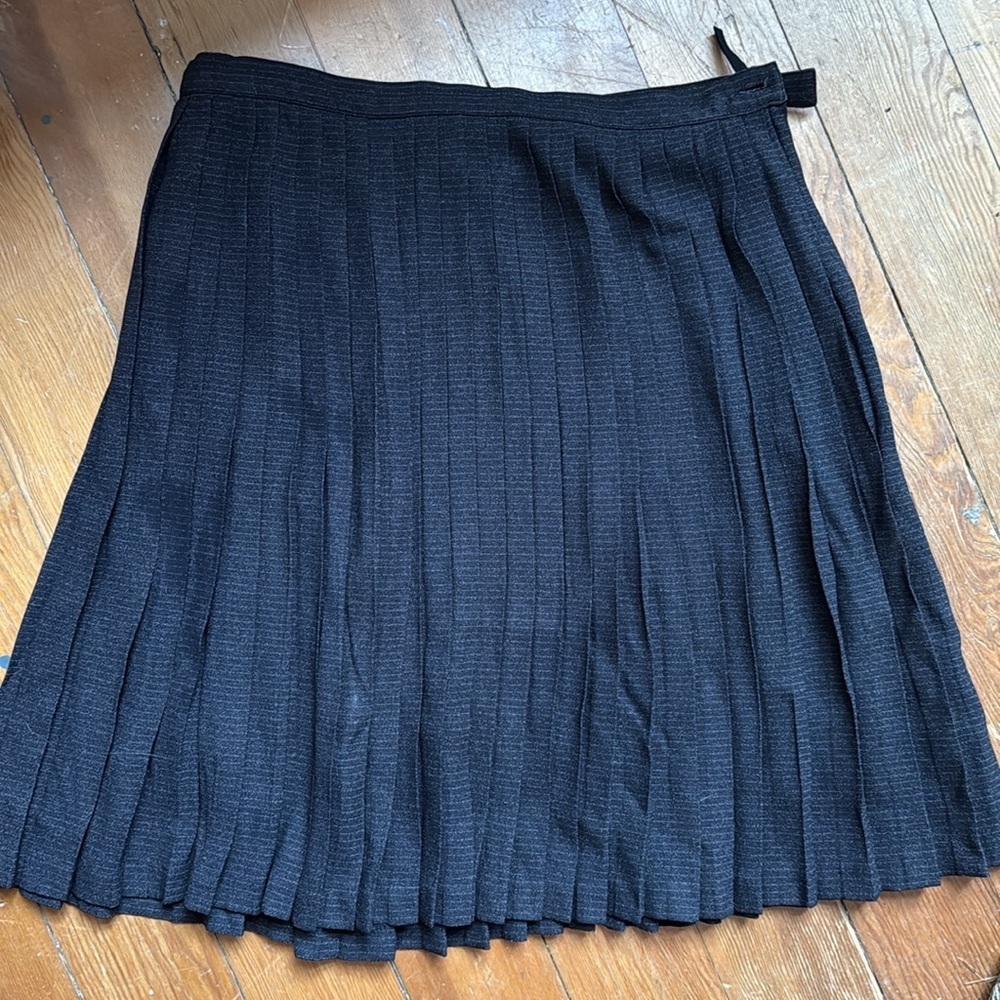 Agnes B. Black Pleated A-Line Skirt